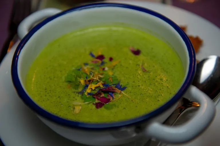 Soupe crémeuse de blettes aux pommes de terre