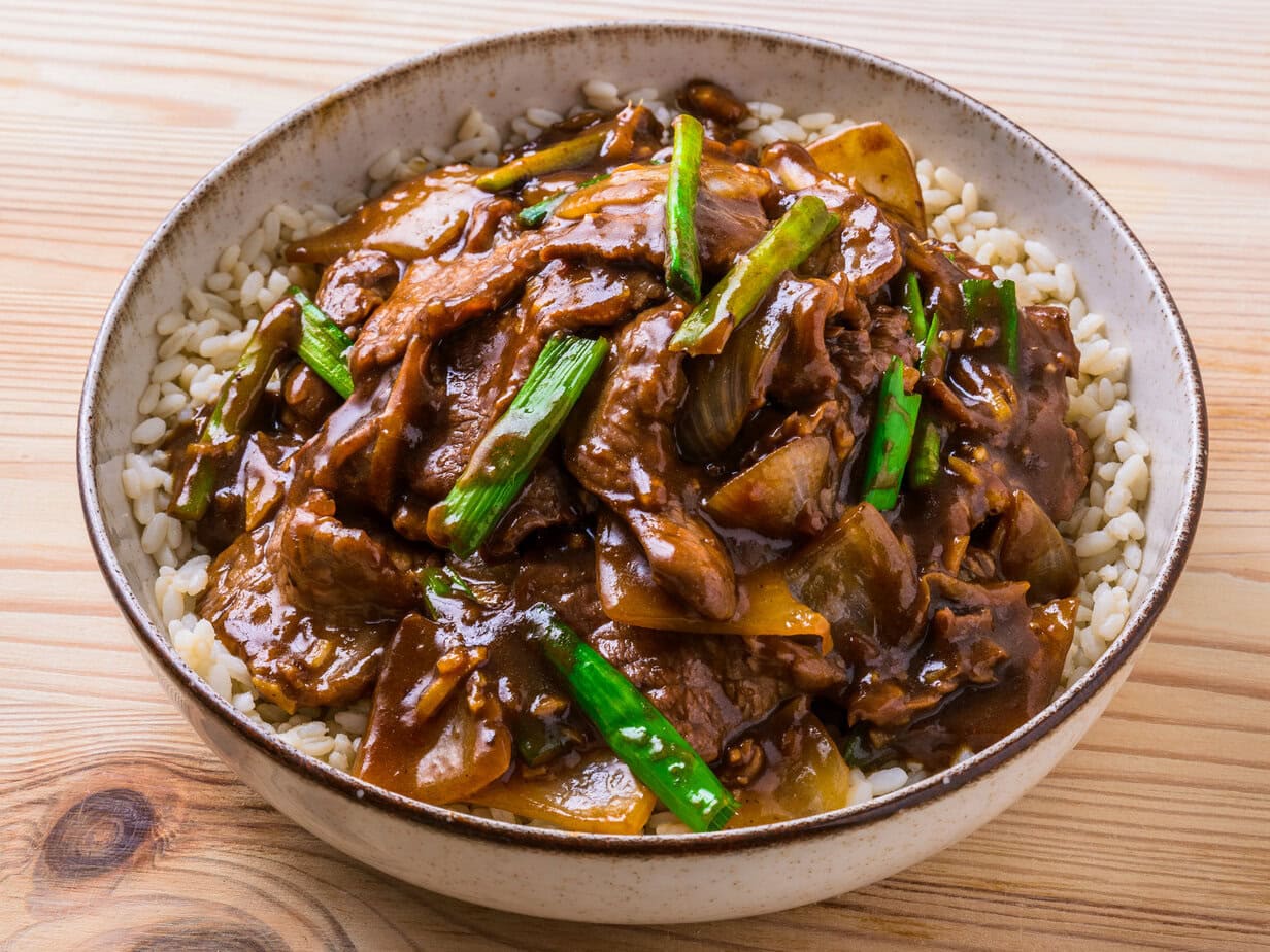 Boeuf sauté au Gingembre et Jeunes oignons