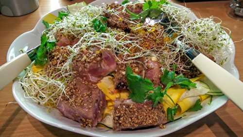 Tataki de thon au sésame et aux agrumes