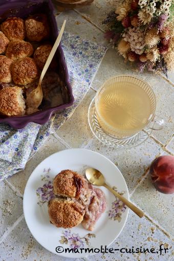 Cobbler aux pêches et à la pâte d’amande (Un fruit, trois recettes) 