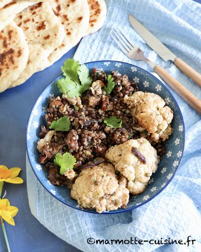 Salade de lentilles au chou-fleur et pains plat au fromage 