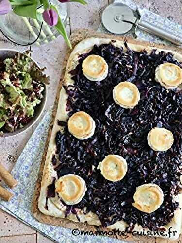 Tarte levée au chou rouge, oignon rouge et chèvre 