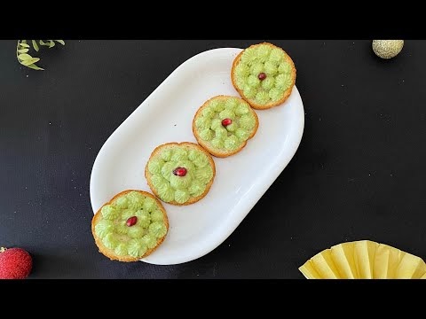 Toasts festifs avocat et grenade 