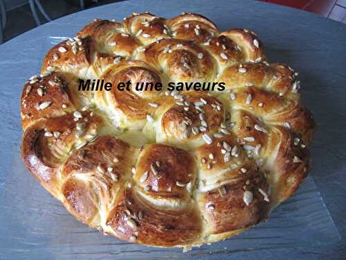 Pain fleur aux pétales feuilletées de Nadji