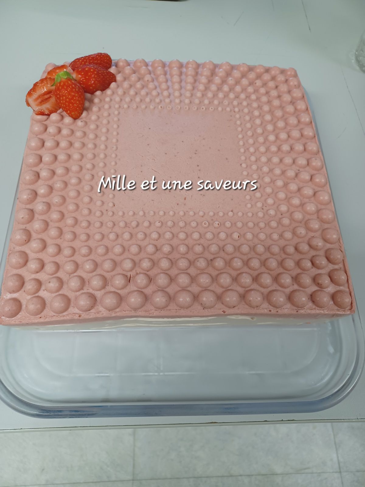 Entremet fraise, inspiration fraise valhrona, insert figue cassis