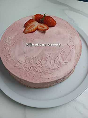 Un entremet tout doux à la fraise