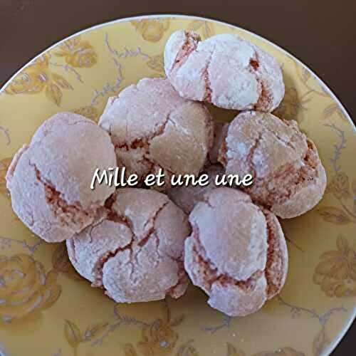 Amaretti biscuit rose