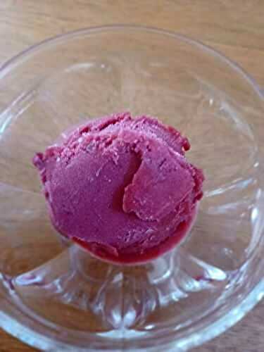 Sorbet fraise, coulis de framboises