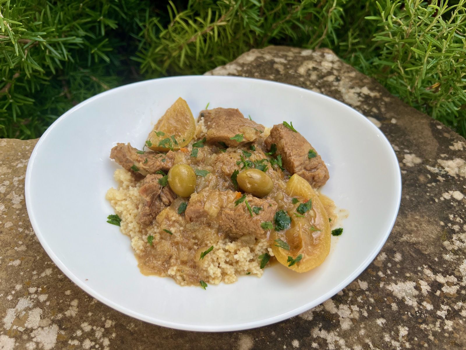 Tajine de veau aux citrons confits et olives vertes