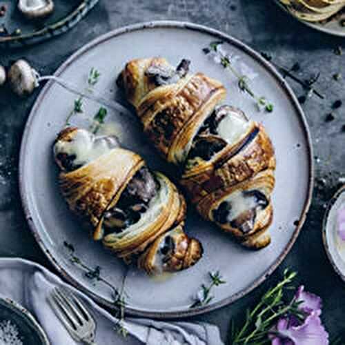 Mini croissants aux champignons et brie