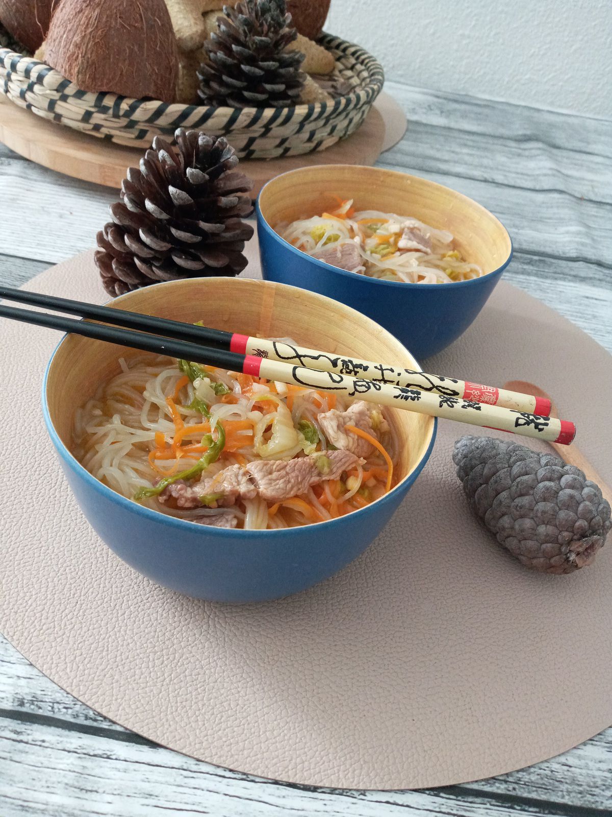 Soupe de nouilles au chou chinois et au porc