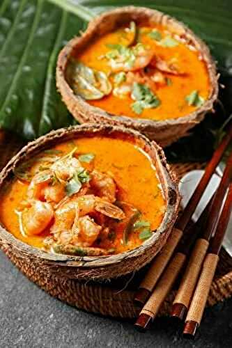 Crevettes au curry rouge