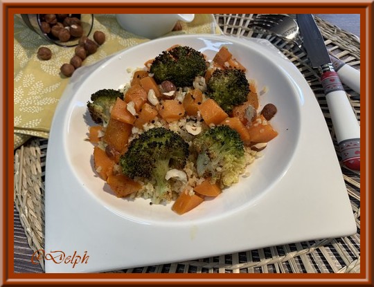 Bowl de patate douce et brocolis rôtis, à la sauce tahin