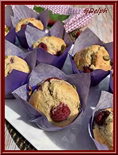 Muffins aux framboises et pistaches