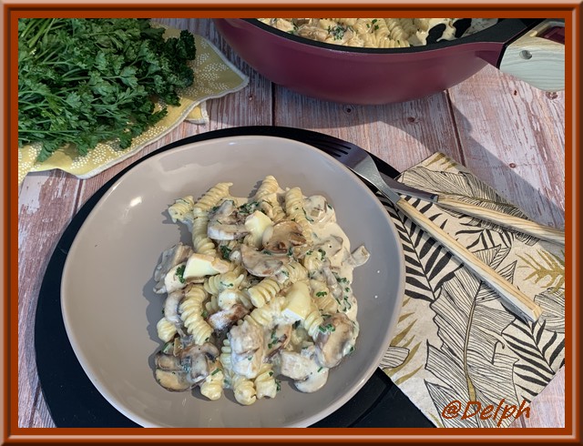 Fusilli à la crème de Roucoulons et champignons bruns