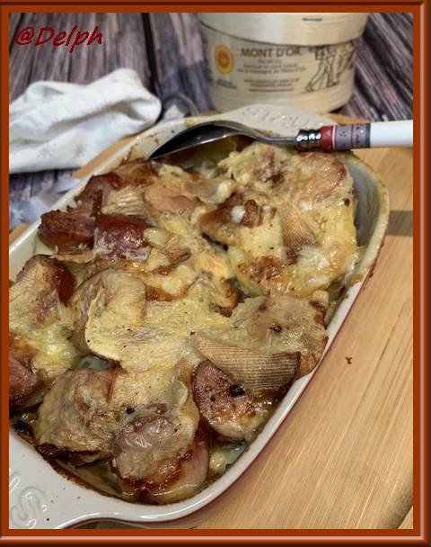 Gratin de pommes de terre et saucisses de Montbéliard au Mont d’or