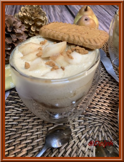 Verrines de poires à la mousse de ricotta et spéculoos