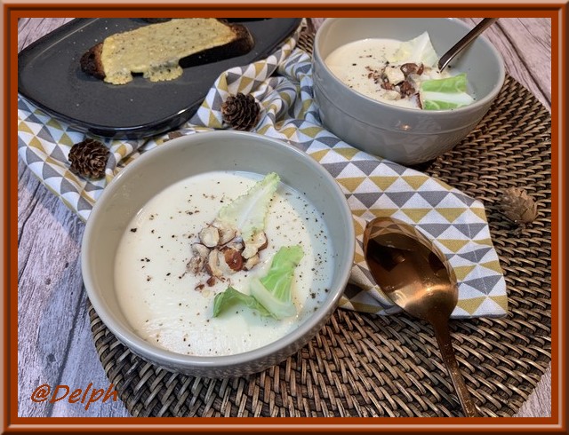 Velouté de chou-fleur et tartines au Comté