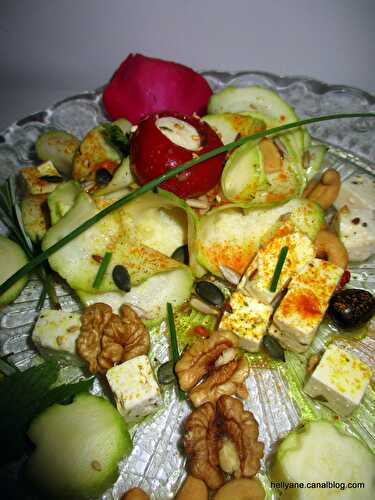 Salade estivale "spirales de courgette/ poivrons fromage et curcuma bio"