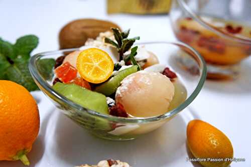 SALADE EXOTIQUE (litchis, kumquats, baies de goji, jus de yuzu, fruits secs exotiques et poudre de baobab)