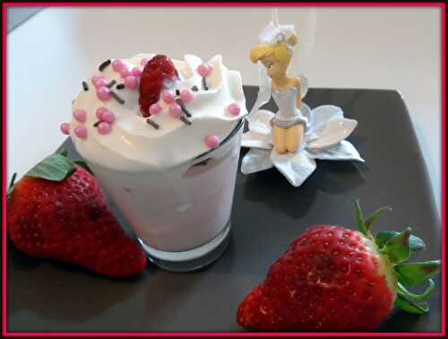 Verrine de douceur à la fraise.