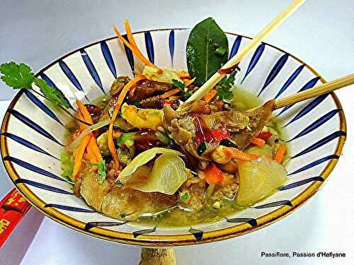 RAMEN - Poulet laqué : inspiration asiatique avec nouilles et légumes