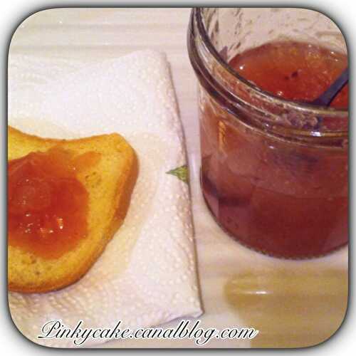 Confiture aux nectarines blanches