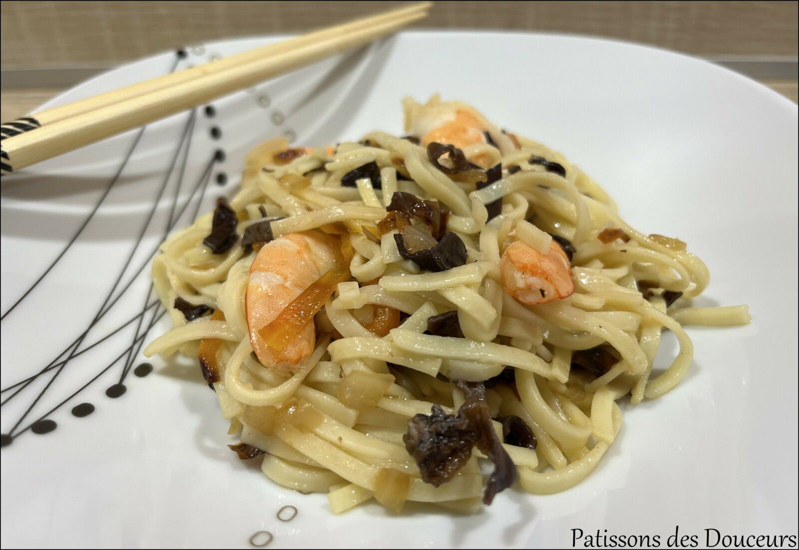 Des Nouilles Asiatiques aux Crevettes