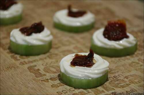 Toasts de Concombre, St Moret et Tomate Séchée