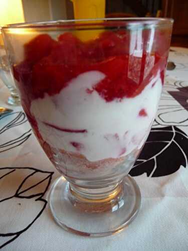 VERRINE AUX FRAISES