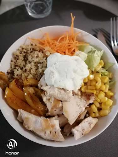 Salade bowl poulet quinoa