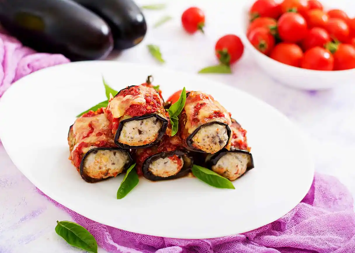 Oubliez les Aubergines alla Parmigiana : Voici la Savoureuse Recette de Rouleaux d'Aubergine à la Ricotta