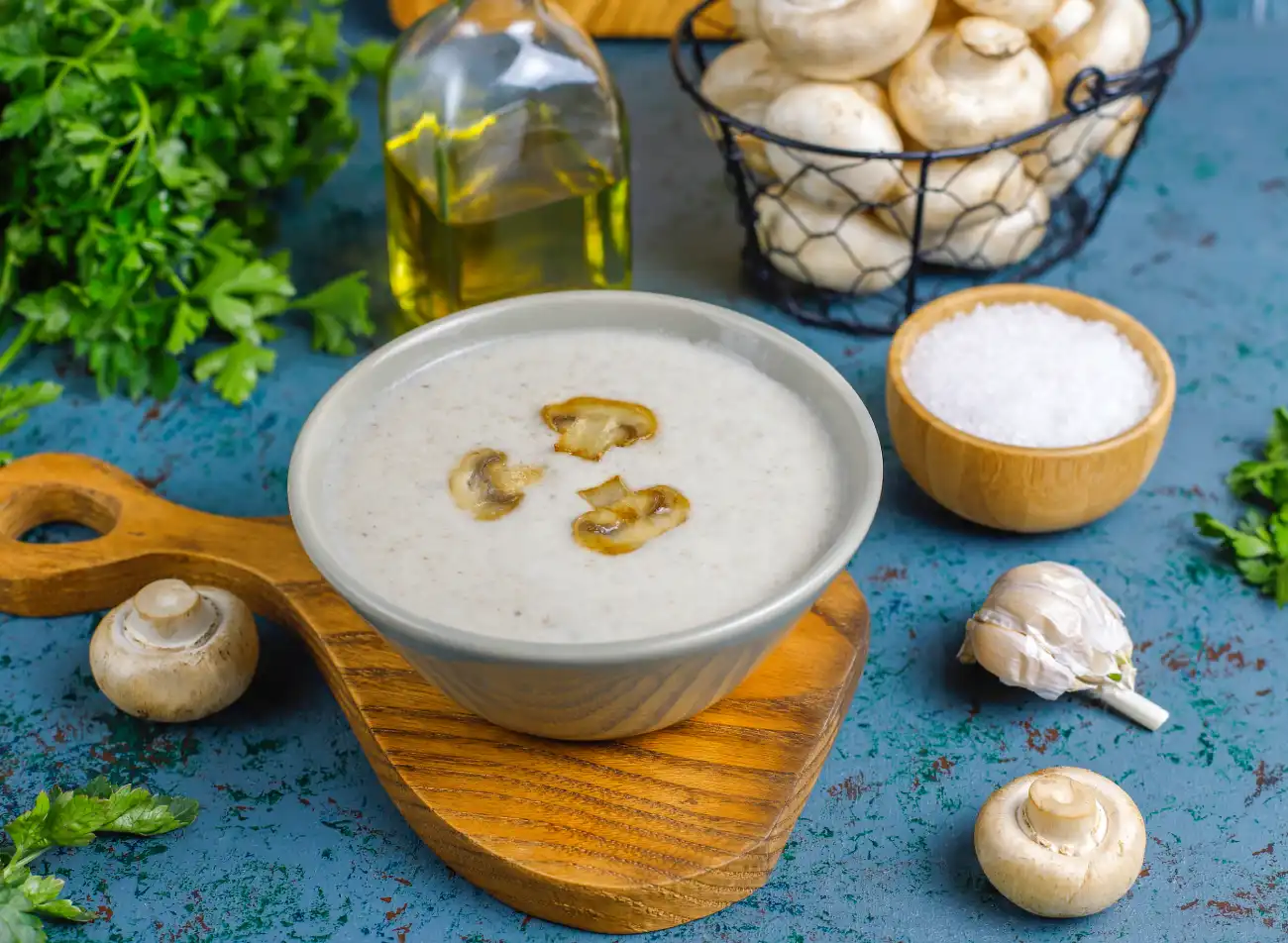 Chaleur et Confort : Soupe Crémeuse aux Champignons et Oignons