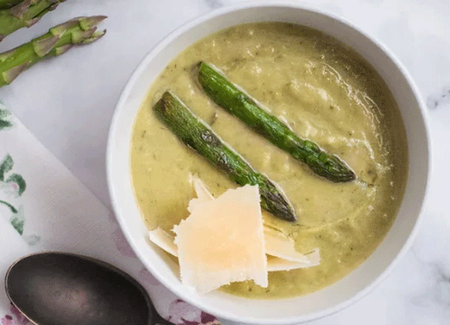 Crème d'Asperges au Parmesan WW