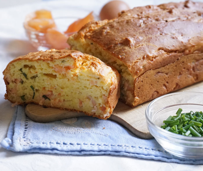 Cake au saumon fumé roquefort et ciboulette