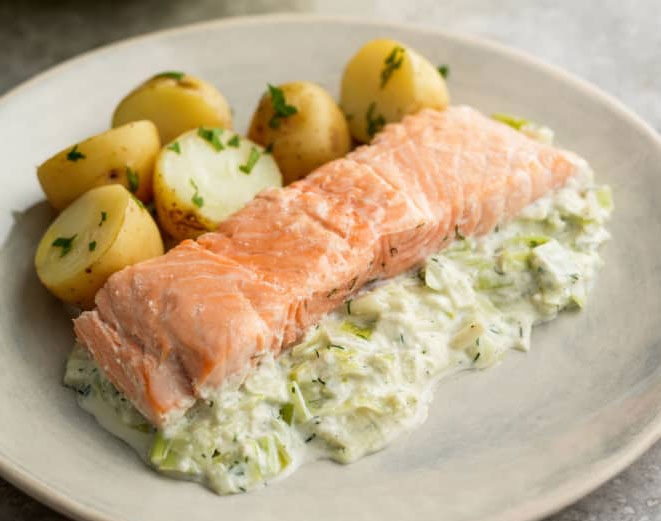 Saumon aux Poireaux à la Crème et Moutarde