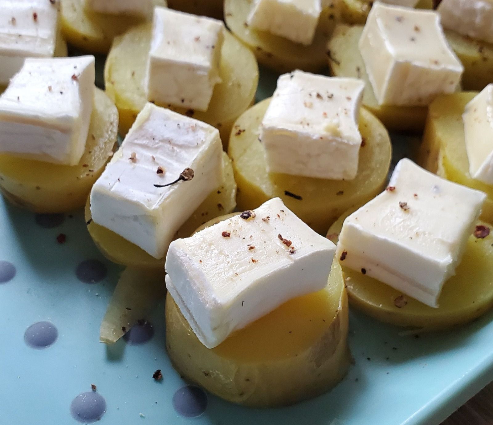 Bouchées de pommes de terre aux mini Pavés d'Affinois à la truffe