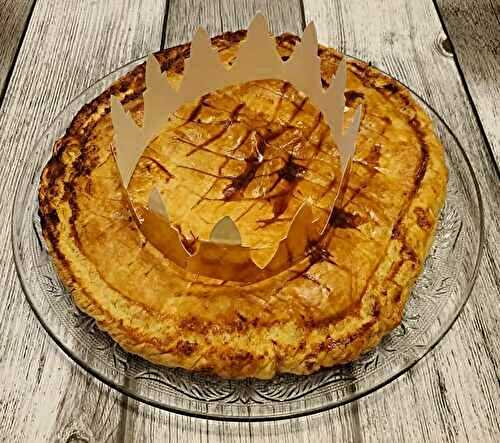 Galette des rois crème d'amandes, pomme et framboise