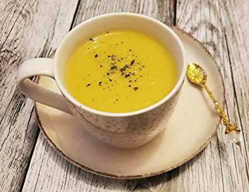 Soupe au chou-fleur, curcuma et cumin 