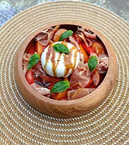 Salade pêche burrata