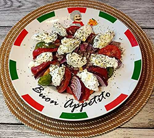 Salade de tomates multicolores au chèvre frais