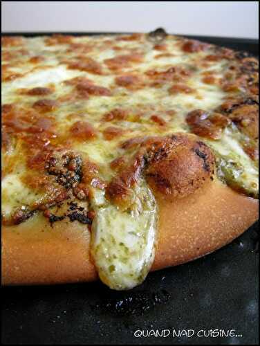 Pizza bianca (pesto-fromages)