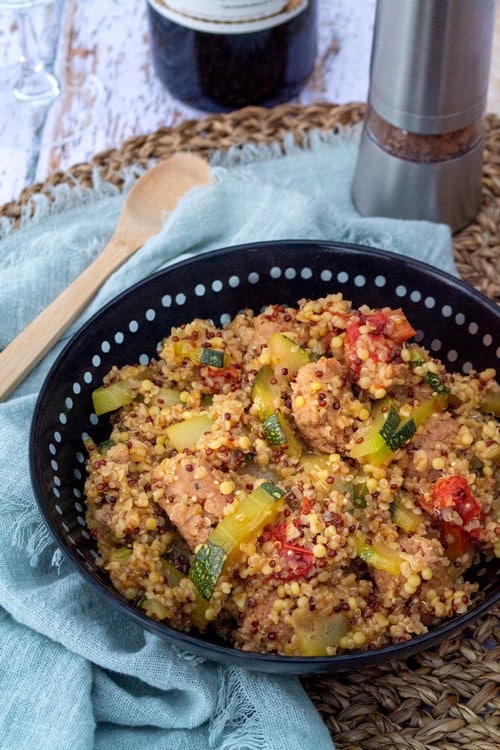 Quinoa aux saucisses et aux courgettes