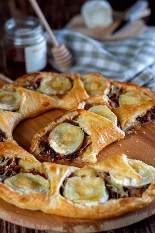 Couronne feuilletée oignons chèvre et miel