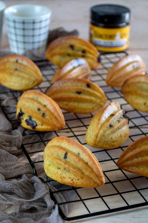 Cabosses aux blancs d'oeuf coeur de pâte à tartiner