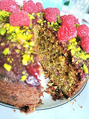 Gâteau moelleux pistache framboise