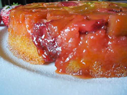 Gâteau renversé rhubarbe et fraises