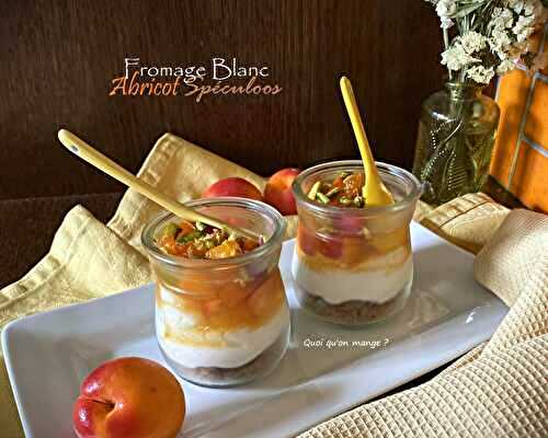 Verrines aux abricots – fromage blanc et spéculoos – un dessert estival rafraichissant