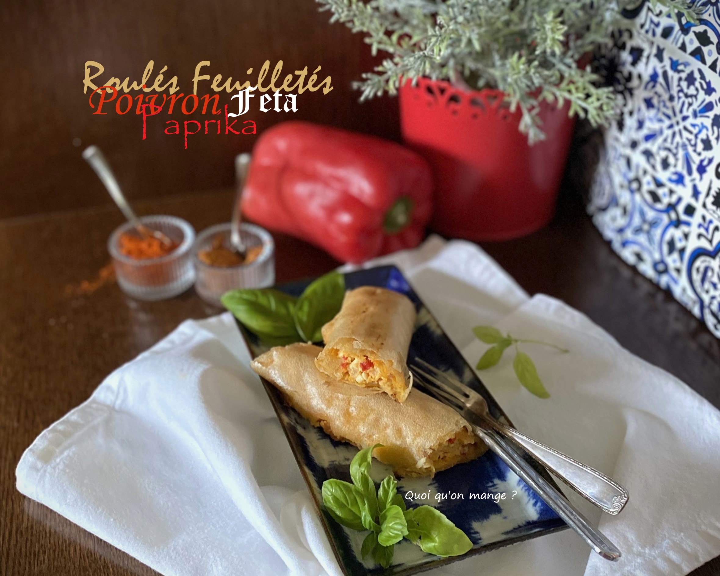 Roulés feuilletés au poivron rouge, feta et paprika – une recette d’inspiration grecque