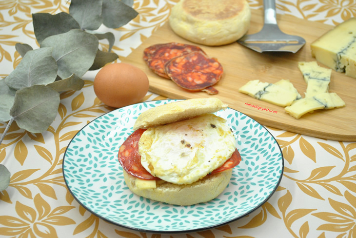 Muffin œuf au plat chorizo fromage